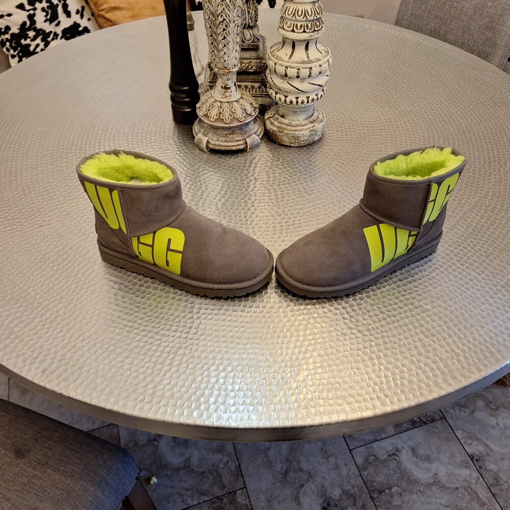 WOMEN UGGS